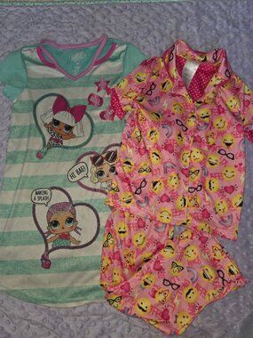 Girls Pajama Bundle Size 6/6X Emoji Pajama Set + LOL Surprise Nightgown